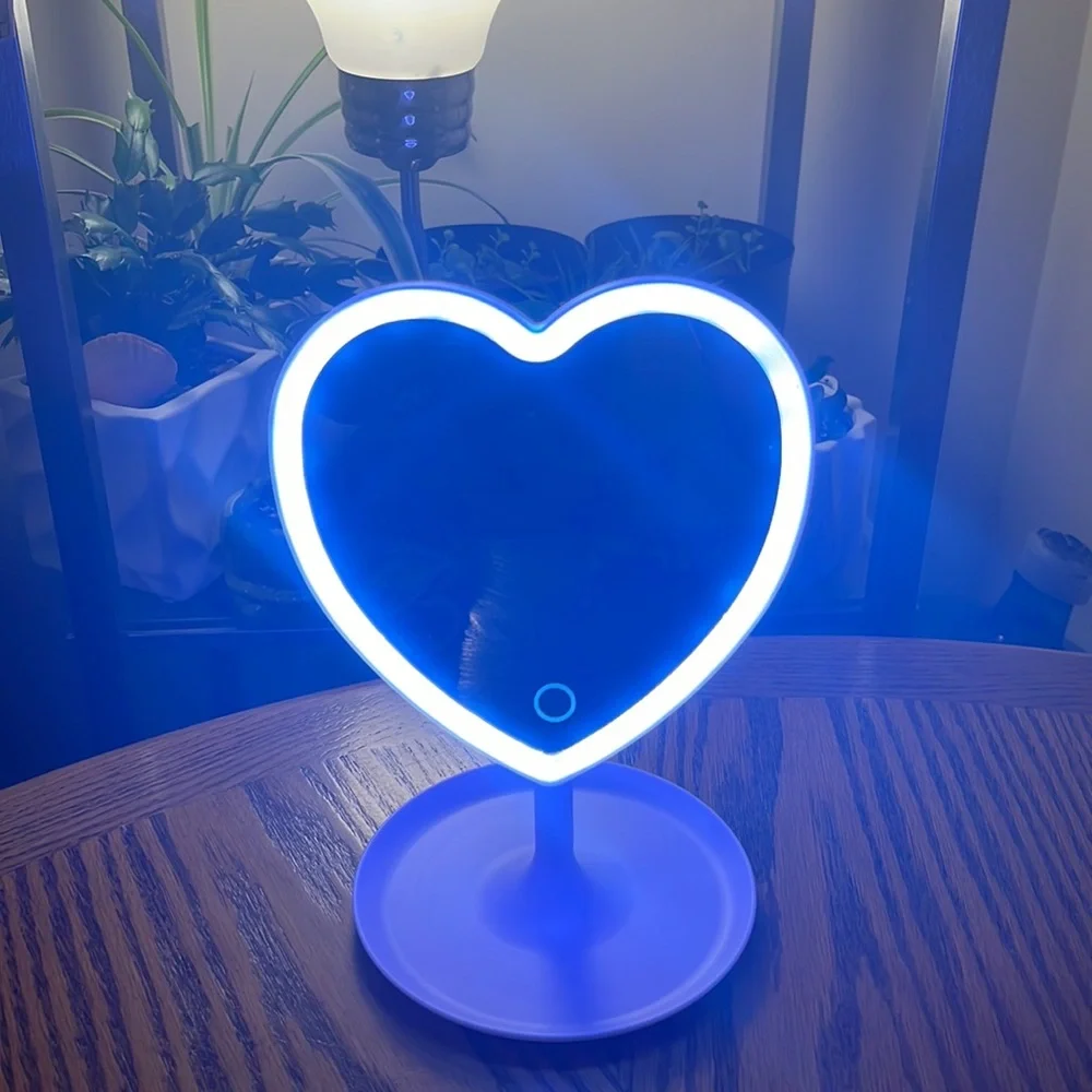 NIB Wireless LED Mirror Purple Heart Shaped Makeup Mirror w/ Touch Light & Tray